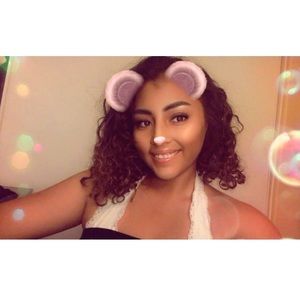 Meet your Posher, Anahi